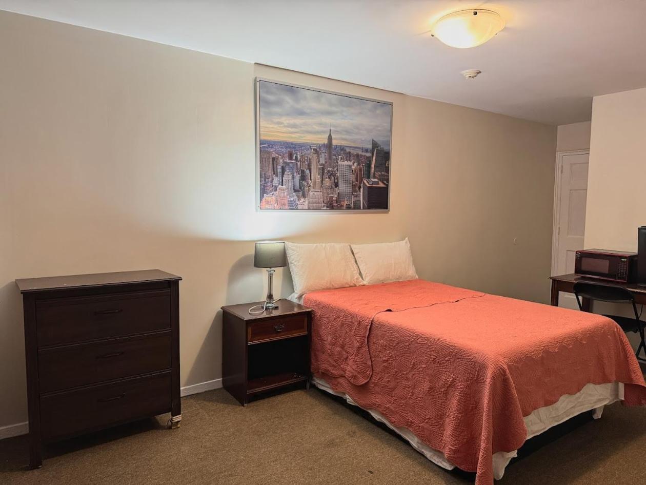 Central Motel Courtyard Уайт Плейнс Екстериор снимка