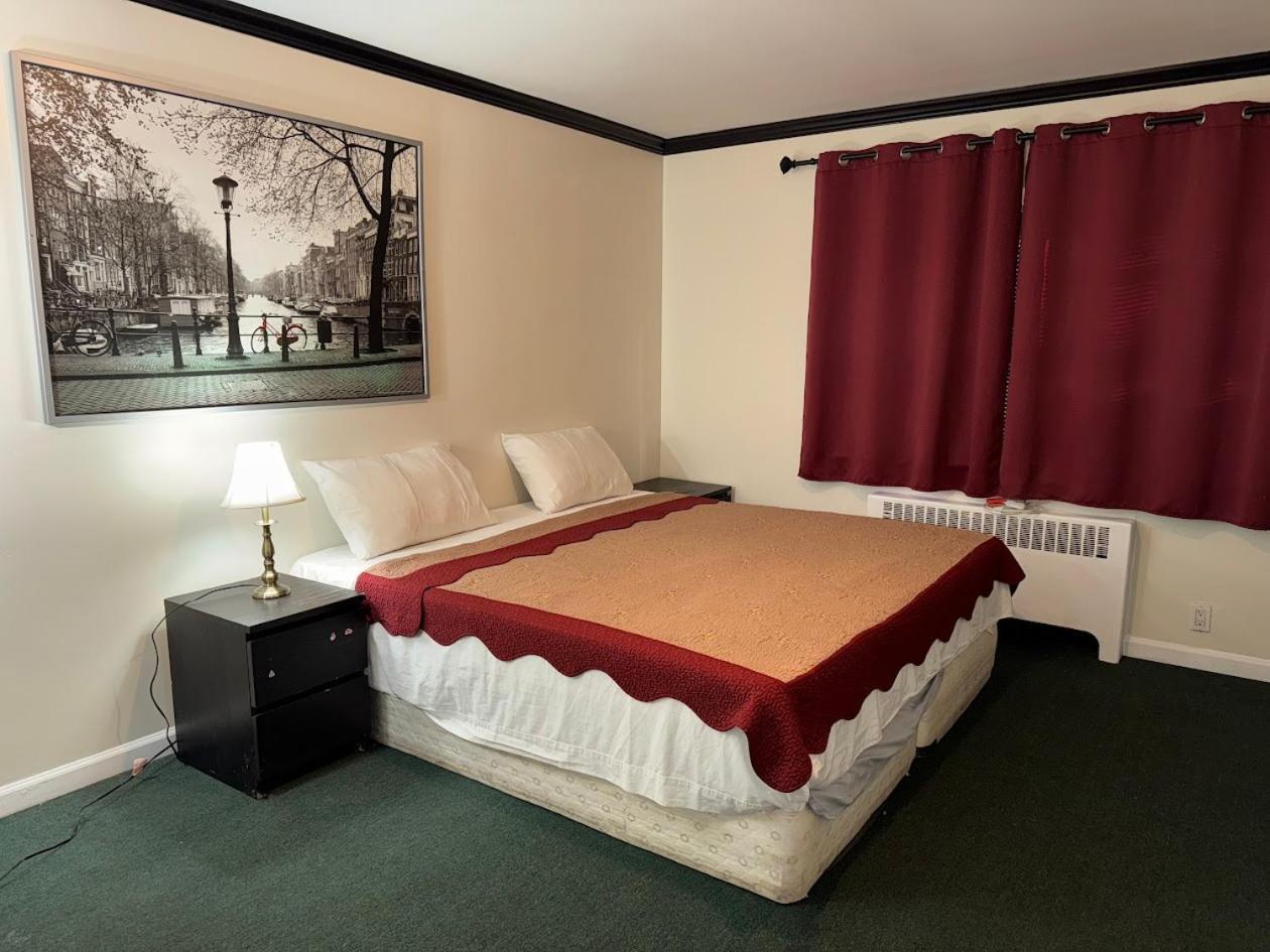 Central Motel Courtyard Уайт Плейнс Екстериор снимка