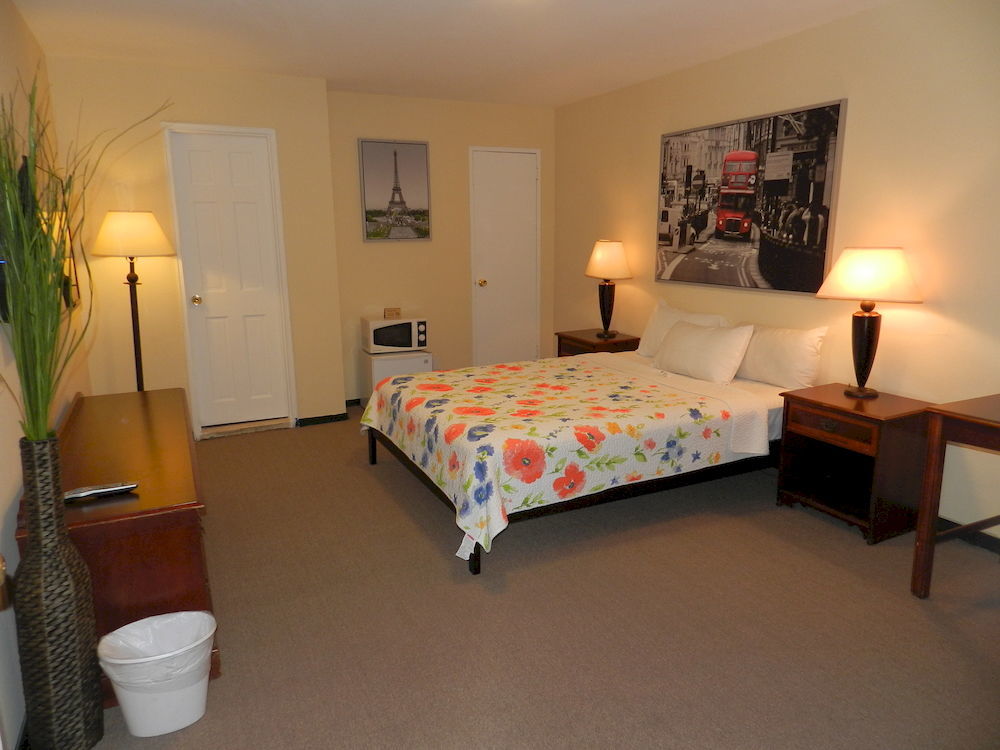 Central Motel Courtyard Уайт Плейнс Екстериор снимка