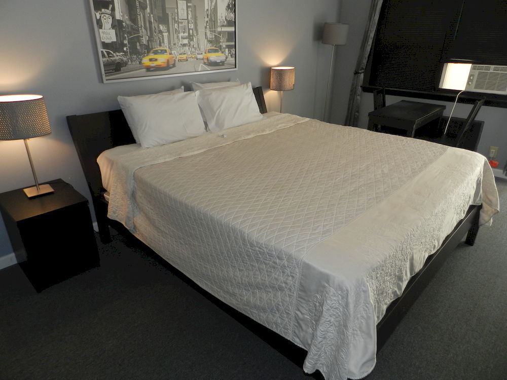 Central Motel Courtyard Уайт Плейнс Екстериор снимка