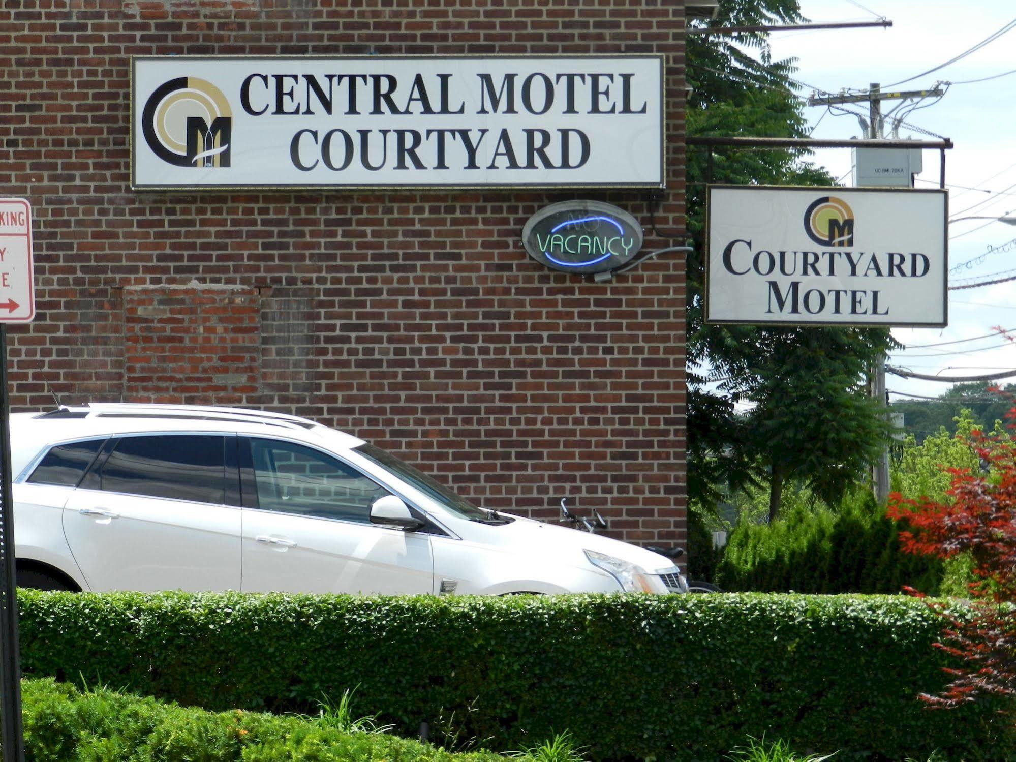 Central Motel Courtyard Уайт Плейнс Екстериор снимка